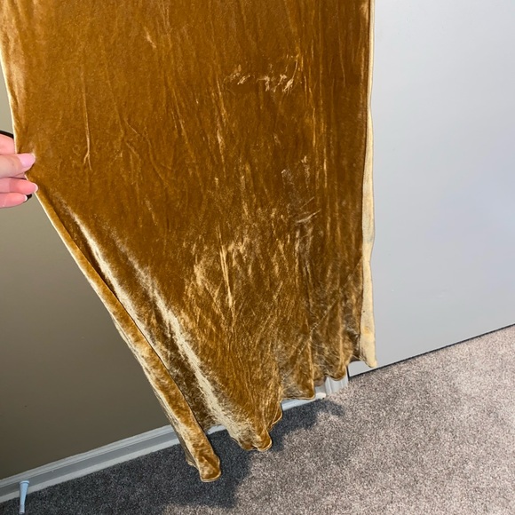 REFORMATION Sylvania Velvet Strapless Dress - Picture 3 of 9